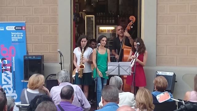 Tarda de Jazz a Sant Andreu смотреть онлайн
