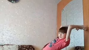 Как встать на мостик с ног ?????