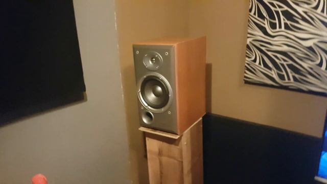 JBL E30 Northridge and Luigi Tozzi смотреть онлайн