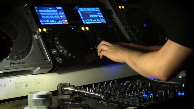 Techno Mix // XDJ 700 & Xone 92 смотреть онлайн