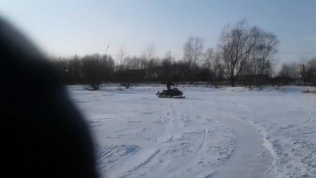 3 января 2017 года снимал пацана как ездит в дерево врезался смотреть онлайн