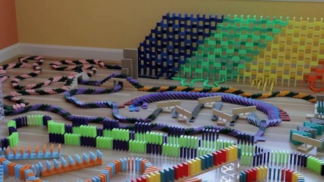 10,000 Dominoes of CRAZY Colors! смотреть онлайн
