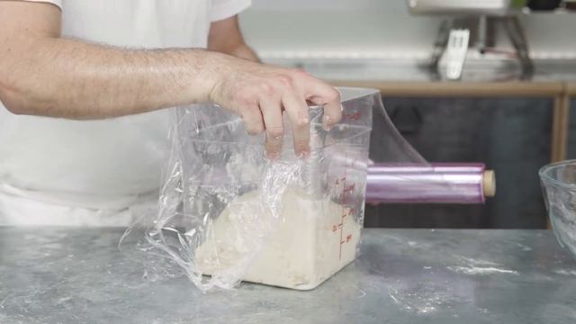 Mike Fitzick makes pizza dough | Gozney смотреть онлайн