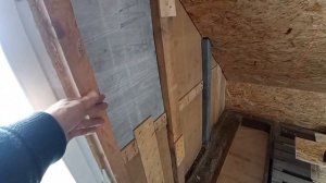 Каркас фронтонов в мансарде  Работа с лазерным уровнем на наклонных стенах.