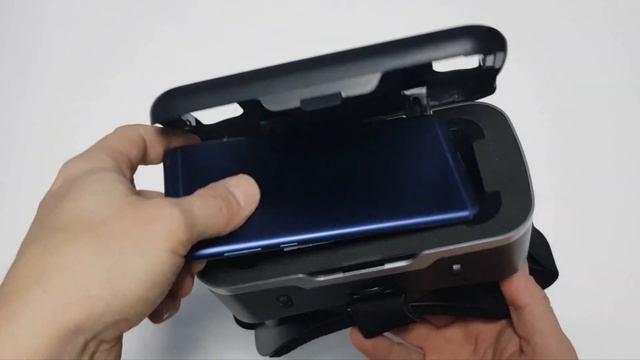 Как правильно разместить смартфон в очках виртуальной реальности смотреть онлайн