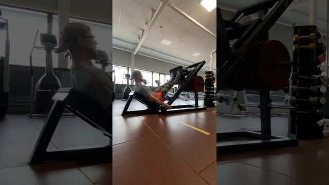 Проходка в жиме ногами в тренажере до 300 кг смотреть онлайн