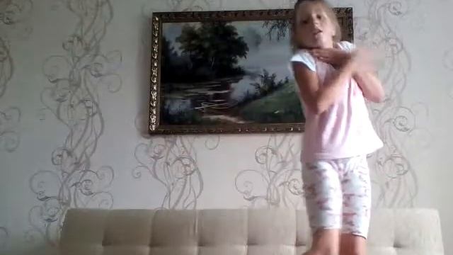 Я танццую ребята знаете как я так танцуюна на хаду придумавыю танцы не судите меня смотреть онлайн