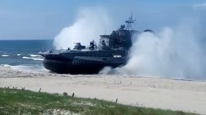 Боевой десантный корабль на воздушной подушке "ЗУБР"