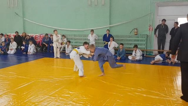 Галкин Антон на турнире по дзюдо в Наровле 11.05.2019. смотреть онлайн