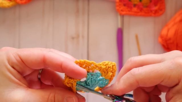EASY CROCHET: How to Crochet a Granny Square for Beginners смотреть онлайн