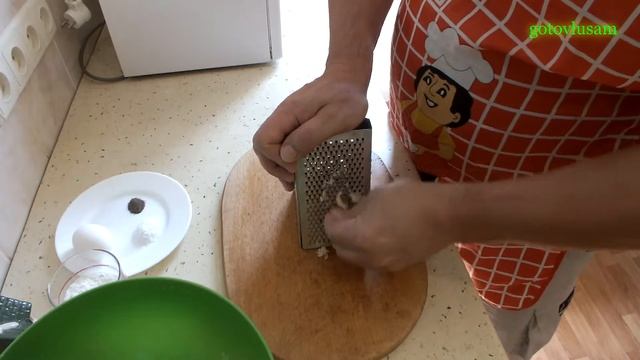Оладьи из кабачков с чесноком / Fritters of zucchini with garlic смотреть онлайн