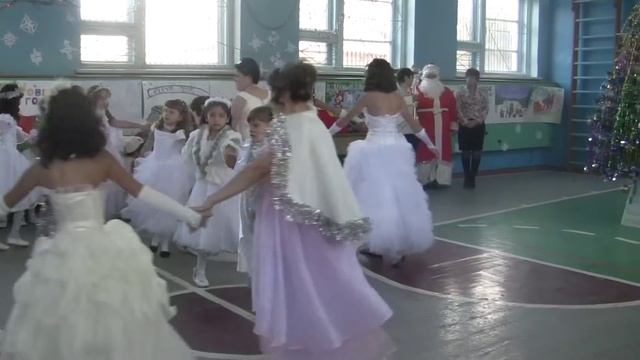 "Серебристые снежинки" смотреть онлайн