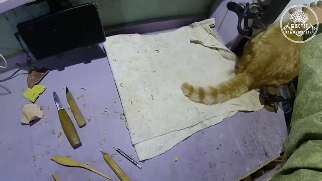 Все щепки идут в дело. Простая деревянная заколка смотреть онлайн