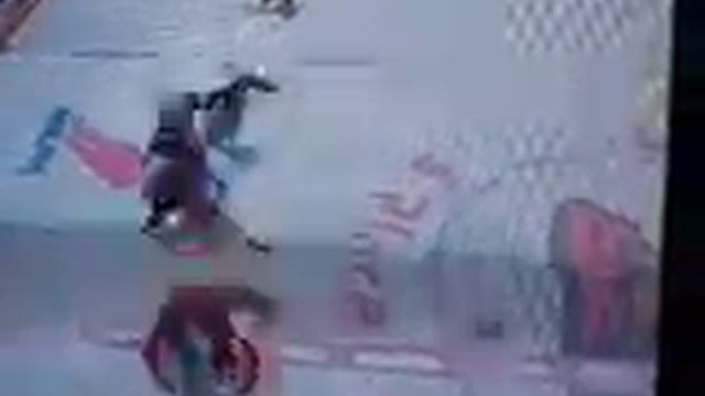 1/3 NHL 09 Goalie Hit смотреть онлайн