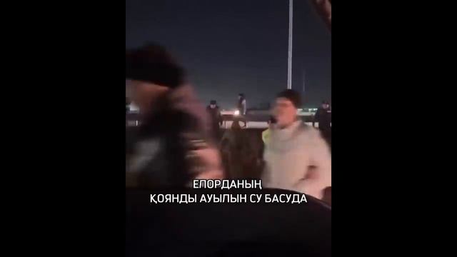 ЖИТЕЛИ ПОСЁЛКА КОЯНДЫ ПЕРЕКРЫЛИ ТРАССУ В 20 КМ. ОТ АСТАНЫ смотреть онлайн