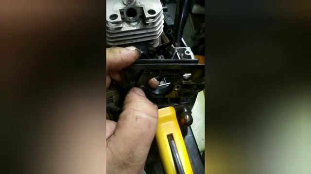 1_бензо-пила-HUTER-BS-45 почему не заводится