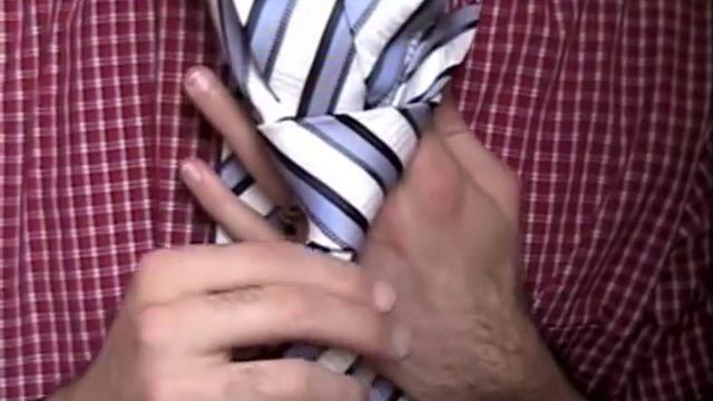 How to Tie a Tie: The BEST Video to Tie a Double Windsor Knot (slow=beginner) смотреть онлайн