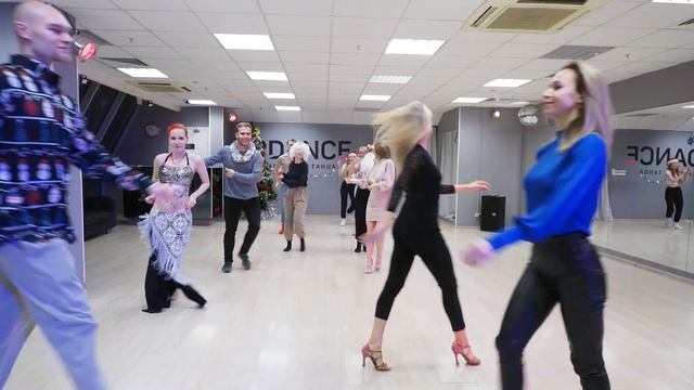 Академия танца 2Dance. С Новым Годом! г. Екатеринбург. Танцы для начинающих. смотреть онлайн