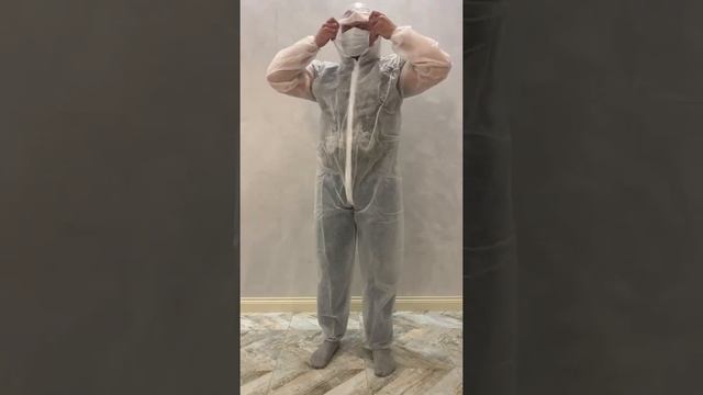 Одноразовый защитный комбинезон из спанбонда. смотреть онлайн