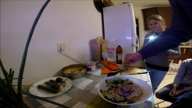 Дети Индиго готовят Вкуснейший зелёный салат из пророщенной гречки! Видео рецепт как приготовить смотреть онлайн