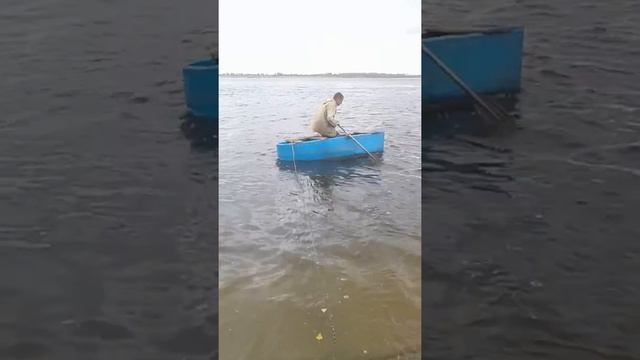 Лодка из пластиковой бочки смотреть онлайн