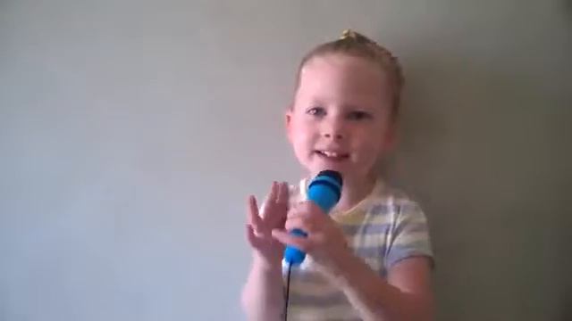 Как Петь С Микрофоном Смешные Детские Песни How To Sing With A Microphone Funny Kids Song смотреть онлайн