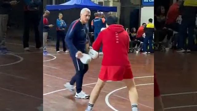 Игра в пятнашки тренировка спортсменок по боксу #федерациябоксароссии #boxing #спорт смотреть онлайн