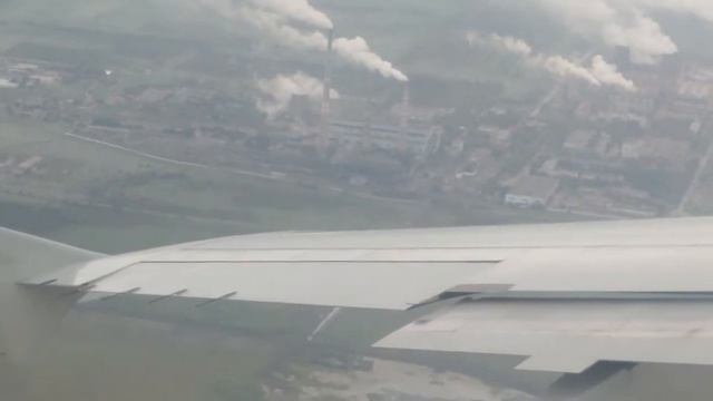 Взлет самолета над АО Алюминий Казахстана 26 августа 2017 г. Павлодар смотреть онлайн