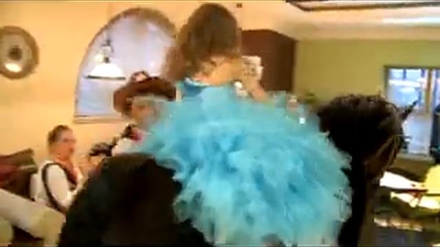 Ресторан "Зазеркалье". Нам 2 года! смотреть онлайн