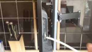 Крепление телевизора SONY на стену используя кронштейн с креплением VESA