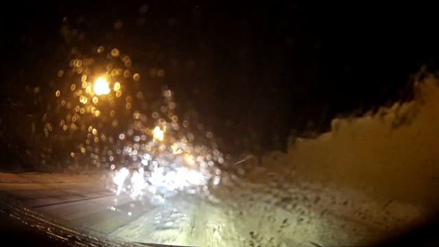 Алматы. Чистят дороги. Дорога на Медео. Время 23-00. Almaty. Snowfall смотреть онлайн