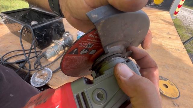 Milwaukee M18 FUEL 18V Lithium-Ion Brushless Cordless 4-1/2 in./6 in. Braking Grinder 2980-20 смотреть онлайн