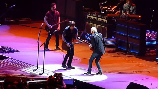 Keith Urban & Peter Frampton "Get Back" смотреть онлайн