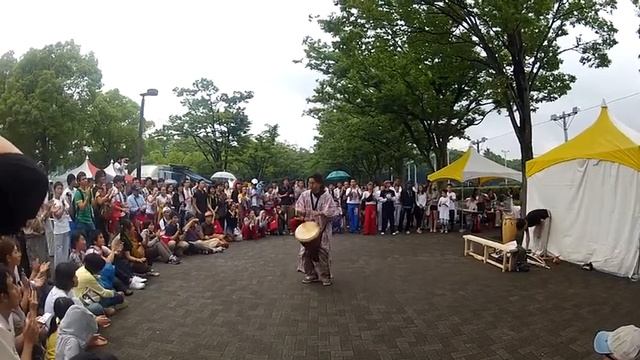 Festival Brasil Tokyo 2012 - Capoeira Batuque Maculélé Performance смотреть онлайн