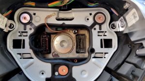 Mercedes W204. Замена старого рулевого колеса на новое.