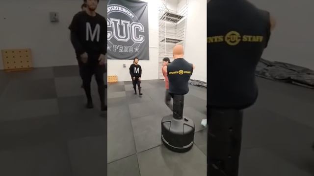 И манекен может ударить смотреть онлайн