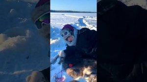 Ольга Щербинина в мороз -35 рыбачит в Карелии. Было холодно, но мы справились ❤️ февраль 2021 года
