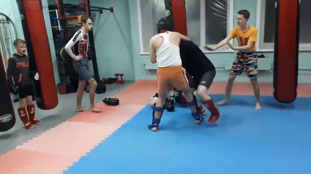 в слепую тайский бокс Данил и Никита смотреть онлайн