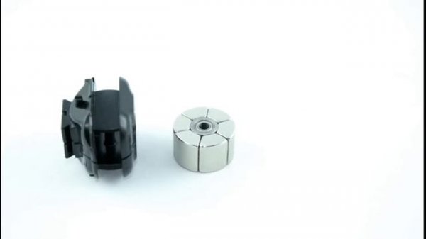 Magnic Light iC: intelligent contactless bicycle dynamo