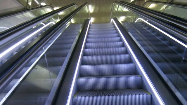 Эскалатор в казанском метро смотреть онлайн