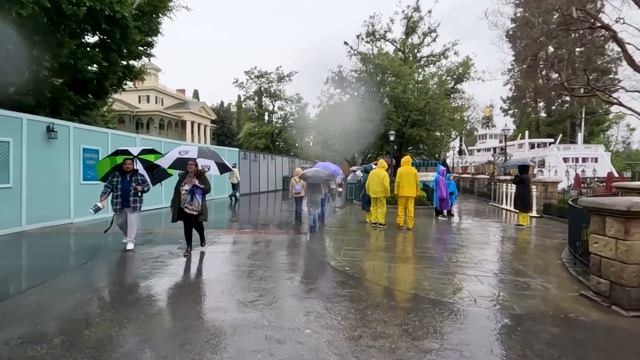 Disneyland and Disney California Adventure in ONE Perfect Day смотреть онлайн