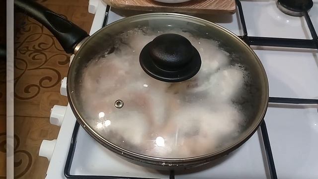 жарим ЗЕРКАЛЬНЫЙ КАРП на сковородке самый вкусный рецепт смотреть онлайн