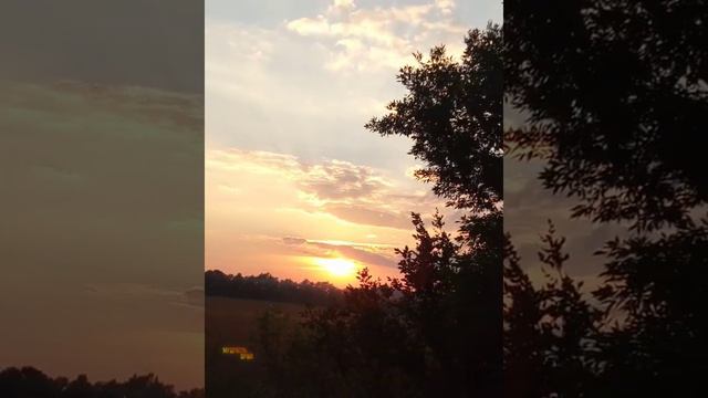 Красивый #Закат😍Видео для хорошего настроения и отдыха под музыку🙂Beautiful #Sunset🌇 #Relax #music🎶 смотреть онлайн