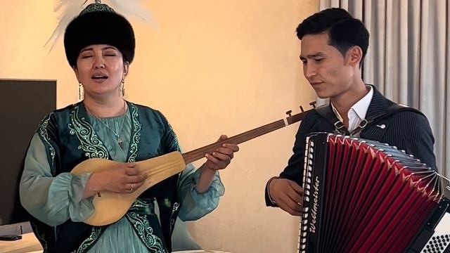 🎵Ырдалып бутпойт махабат || Кундуз Таштаналиева менен Калысбек Айтбаев ырдайт (аккордеон, комуз ☑️) смотреть онлайн