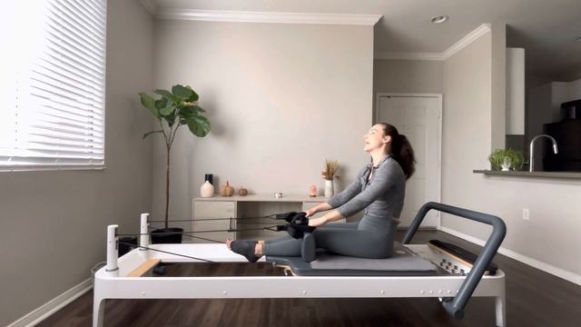Pilates Reformer Workout | Upper Body | Muscle Building смотреть онлайн