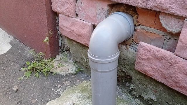 На какую глубину закапывать канализационную трубу смотреть онлайн