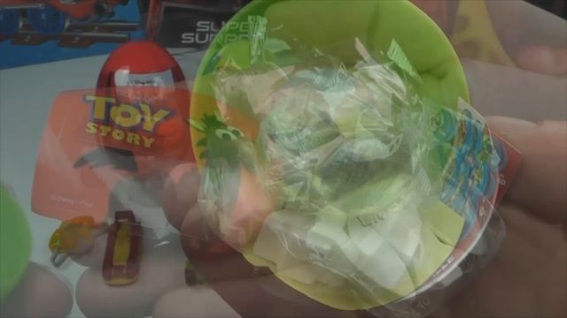 5 Kinder Surprise & 4 Surprise Eggs, Cars 2 Spongebob Toy Story Super Mario смотреть онлайн