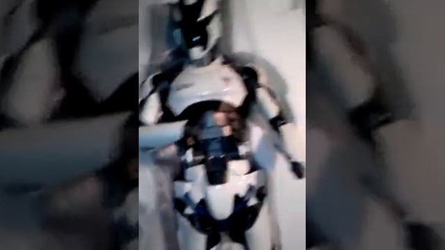 Unboxing of 1/4 scale Total Recall white Synth Police Robot 18" from Hollywood Collectibles смотреть онлайн