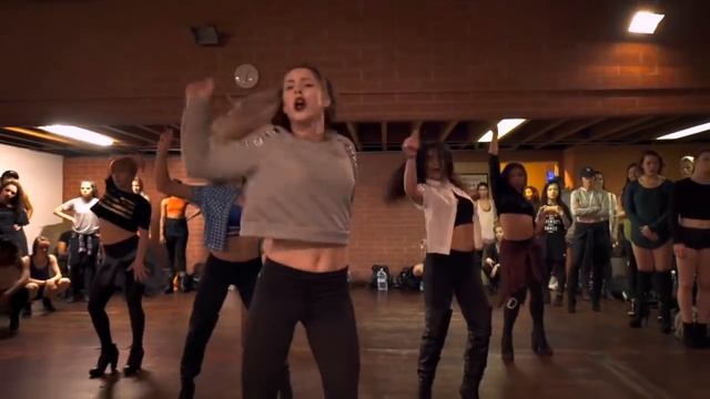 Incredible Heels Dance Routine to Meghan Trainor s No 10154036968574581 from Facebook via Offlibe смотреть онлайн