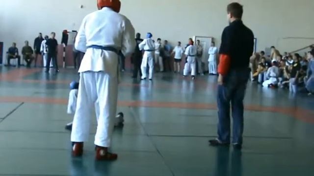 Кузнец 2 - Дрындин (Турнир Мутовкина Пенза 3 июня 2011).flv смотреть онлайн